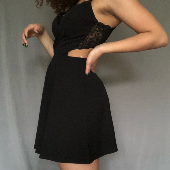 Windsor Black cutout dress - Picture 2 of 6